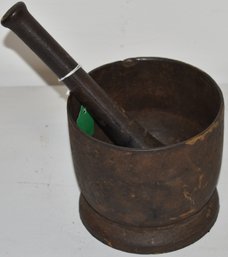 19TH CENT CAST IRON MORTAR & PESTLE