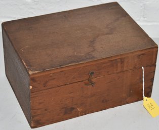 VINTAGE FLAT TOP WOODEN DOCUMENT BOX