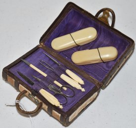 VICTORIAN MANICURE KIT