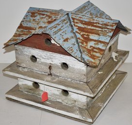 VINTAGE WOODEN MARTEN BIRD HOUSE