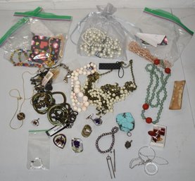 FLAT LOT COSTUME JEWELRY