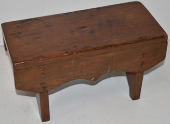 19TH CENT FOOTSTOOL W/ BOOTJACK ENDS