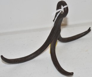 WROUGHT IRON DRYING HOOK