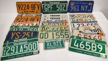 LOT (24) VINTAGE LICENSE PLATES