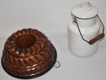 (2) VINTAGE KITCHENWARE ITEMS