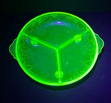 Uranium Glass 8.5 Inch 3 Section Divided Round Nut Bowl/plate With STRONG GLOW Depression Era.