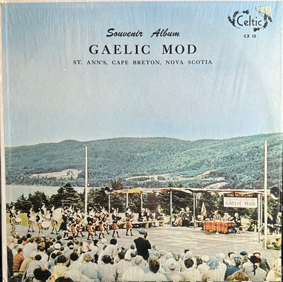 GAELIC MOD ST. ANN'S, CAPE BRETON, NOVA SCOTIA SOUVENIR ALBUME MACDONALD HUNDRED JR. PIPE BAND LP RECORD
