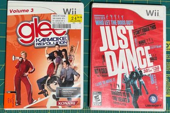 2 Wii Games Set Bundle - Glee Karaoke Revolution And Just Dance