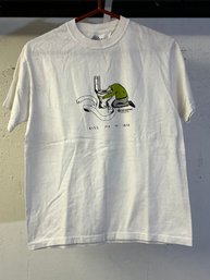 The Mountain Souvenir T-Shirt - Kiss Me Im Irish - White S