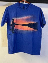 The Mountain Souvenir T-Shirt- Fishing - Blue S