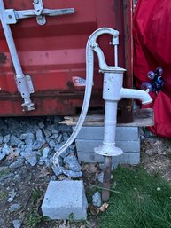 Nice Antique Farm Water Hand Pump. W & B Douglas