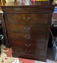 5 Drawer Wood Dresser Solid, Good Condition A Couple Of Scratches On The Top Drawers Slide Very Easily