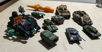 10 Piece Lot Of Metal And Plastic Army Vehicles And Accessories (some Hot Wheels, Some Matchbox)