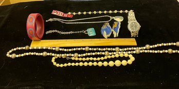 Costume Jewelry Lot. Several Listed.