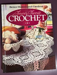 Better Homes & Gardens - Forever Favorite Crochet
