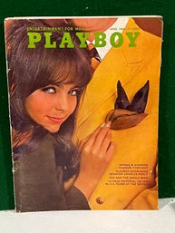 1968 April Playboy Magazine - Playmate Gaye Rennie W Centerfold