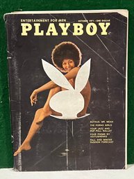 1971 October Playboy Magazine - FIRST AFRICAN AMERICAN COVER MODEL DARINE STERN