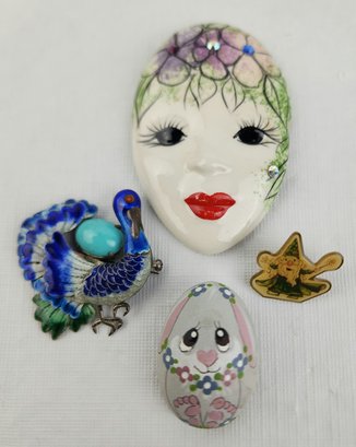 Lot Of Vintage Brooches / Pins