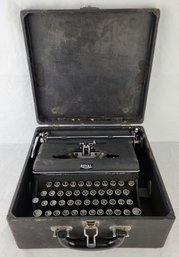 Vintage Royal Varsity Portable Typewriter With Travel Case