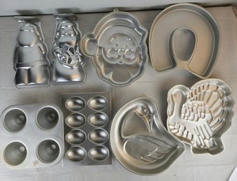 Wilton Enterprise Holidays Cake Molds