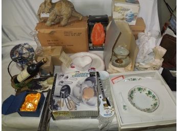 Grouping / Lot (lenox, Yankee Candle, Statues, Tea Set)