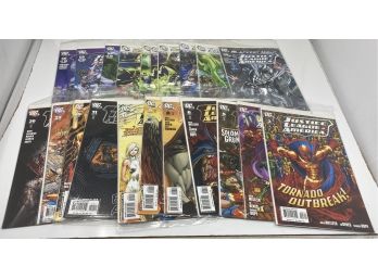 Lot Of 21 Justice League Of America Comic Books Modern Era 2006-2011