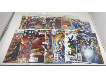 Lot Of 15 Titans Teen Titans Comic Books 2005-2010