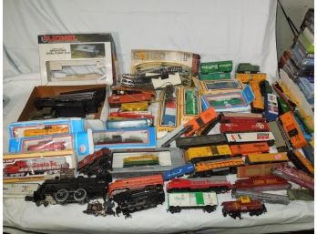 Large Vintage Train Lot (tyco, Lionel, Life Like) Diecast & Plastic