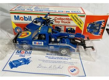 Vintage 1995 Mobil 1:24 Tow Truck Collectible Toy Truck In Box