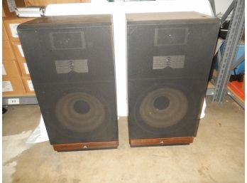 Set Of Vintage Mitsubishi Model SS-152 Speakers