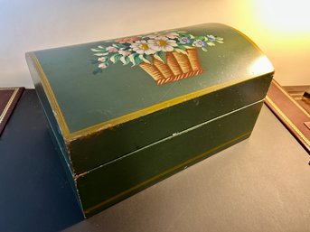 Small Dome Top Box With Decorated Lid Includes Linens - 10.5x16x9