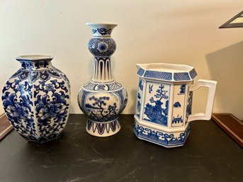 Three Pcs Blue And White Ceramics