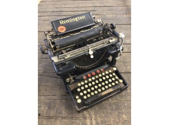 ANTIQUE REMINGTON TYPEWRITER NO. 10