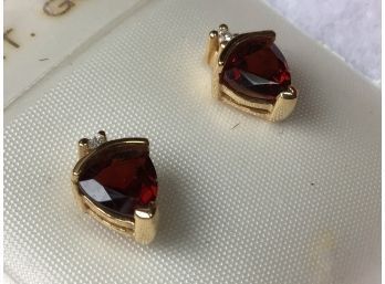 VINTAGE 14k GOLD PIERCED EARRINGS WITH GARNETS