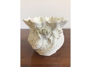 BELLEEK OF IRELAND SPILL VASE 1946-1955