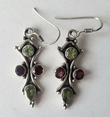 VINTAGE STERLING SILVER-925 DANGLE PIERCED EARRINGS WITH GREEN & RED STONES