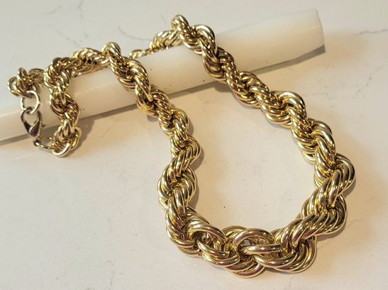 VINTAGE GOLDTONE ROPE STYLE GRADUATED TWISTED CHAIN LINK NECKLACE---- 18 1/2'L