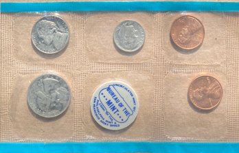 1970 Uncirculated Philadelphia  & Denver US Mint Coin Set, Containing Silver Half Dollars, Quarters, Dimes