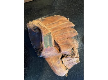 Vintage  Hank Aaron Leather Baseball Mitt