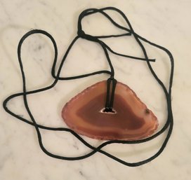 VINTAGE AGATE STONE NECKLACE ON BLACK CORD---22'L