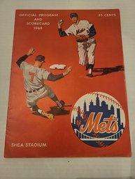 VINTAGE NY METS OFFICIAL PROGRAM & SCORECARD---- 1968