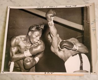 VINTAGE JONES VS BENTON BOXING 'ASSOCIATED PRESS'  PHOTO (12/29/53)