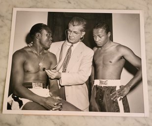 VINTAGE GAVILAN VS BRATTON  BOXING 'THE RING'  PHOTO (11/8/53)