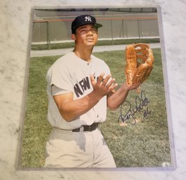 VINTAGE AUTOGRAPHED 8 X 10 GLOSSY COLOR PHOTO--NY YANKEES--ROY WHITE