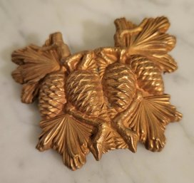 SCARCE VINTAGE VICTORIAN CUSTOM CASTED GOLDTONE PINECONE PIN