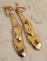 VINTAGE  Bright  GOLDTONE RUNWAY EARRINGS WITH SCREWBACK-3' Long Dangle!!