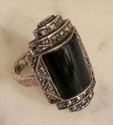 VINTAGE STERLING SILVERRING WITH BLACK ONYX RECTA STONE & MARQUSITE --SIZE 7 WITH MAKERS MARK