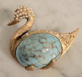 VINTAGE  1950'S MARKED 'HAR' BLUE EASTER EGG GLASS RHINESTONE & SEED PEARL  SWAN PIN WITH RED EYE