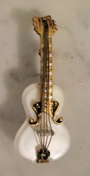 VINTAGE  1950'S VIOLIN PIN--SIGNED 'SPAIN'- GOLDTONE WITH MOTHER OF PEARL!