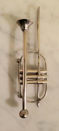 VINTAGE UNMARKED STERLING SILVER TRUMPET BROOCH